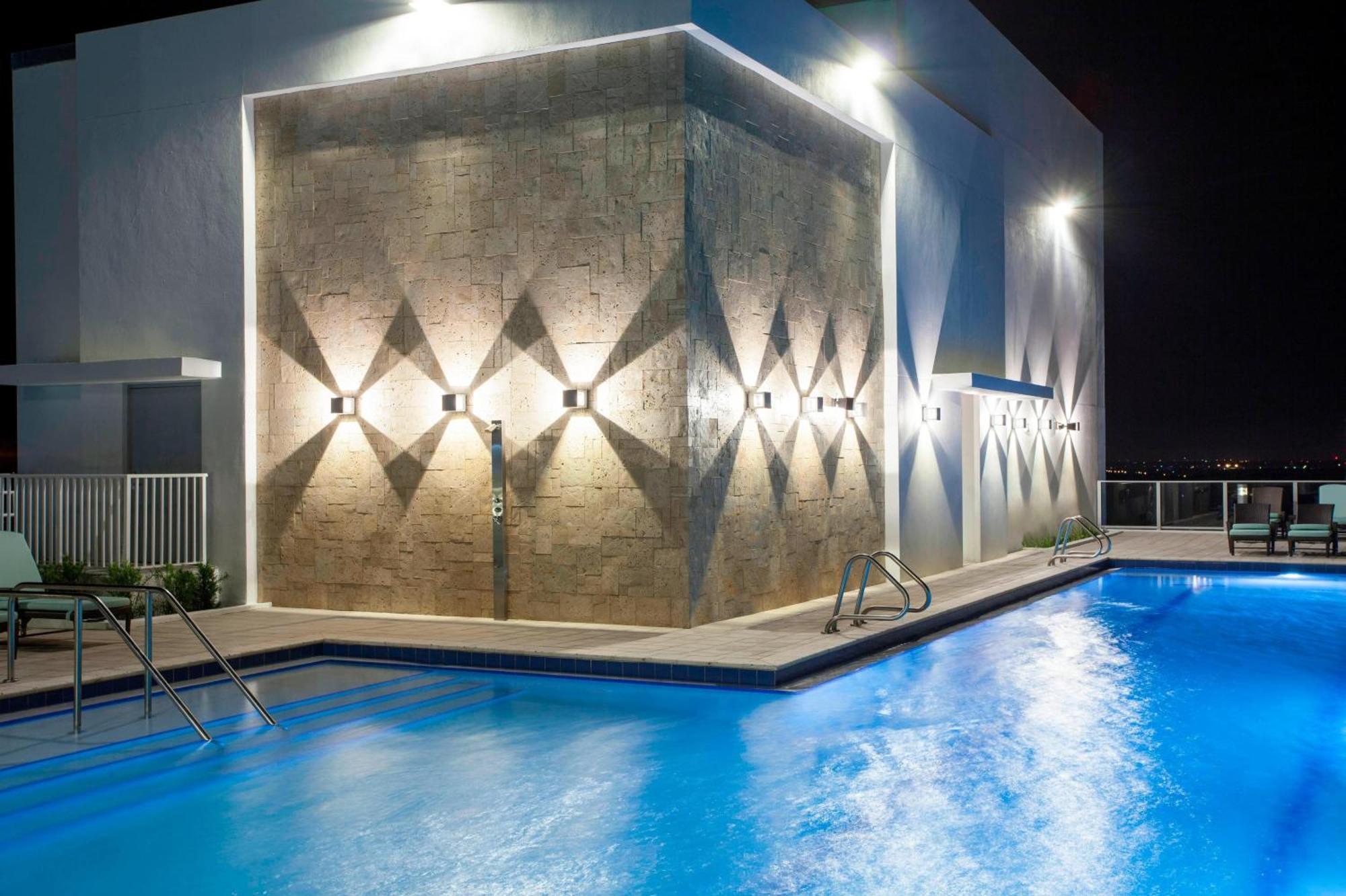 The Westin Sarasota Hotel Exterior photo